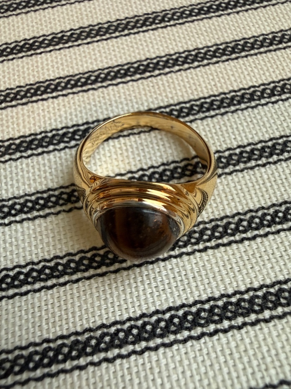 Missoma Sphere Ridge Ring - Picture 5 of 6
